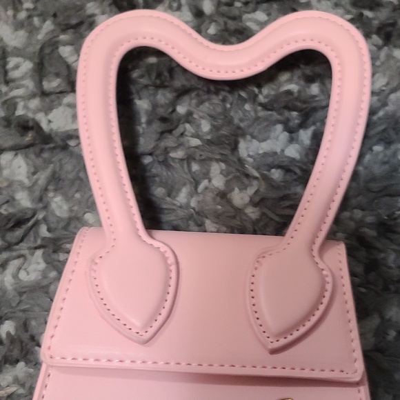 Baby pink Truly Beauty X Barbie handbag New!!! - Picture 2 of 4